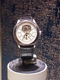 高雄名錶手錶精品名牌包包借款-590慶豐當舖提供高雄手錶借款,高雄名錶借款,左營手錶借款,左營名錶借款,前金名牌包包,新興手錶典當,楠梓手錶當降利息,鼓山手錶借款利息低,三民手錶借款推薦,前鎮名牌包包當舖推薦,小港手錶借款當舖,鳳山手錶借款,鳥松手錶借款,大社,仁武手錶借款額度,台南手錶借款,屏東鑽石借款等當舖,手錶借款借款需求,找高雄左營附近當舖139