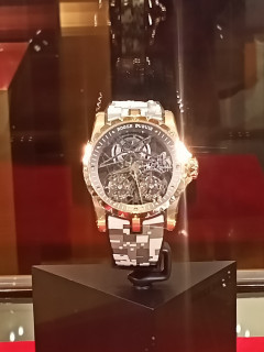 高雄名錶手錶精品名牌包包借款-590慶豐當舖提供高雄手錶借款,高雄名錶借款,左營手錶借款,左營名錶借款,前金名牌包包,新興手錶典當,楠梓手錶當降利息,鼓山手錶借款利息低,三民手錶借款推薦,前鎮名牌包包當舖推薦,小港手錶借款當舖,鳳山手錶借款,鳥松手錶借款,大社,仁武手錶借款額度,台南手錶借款,屏東鑽石借款等當舖,手錶借款借款需求,找高雄左營附近當舖150