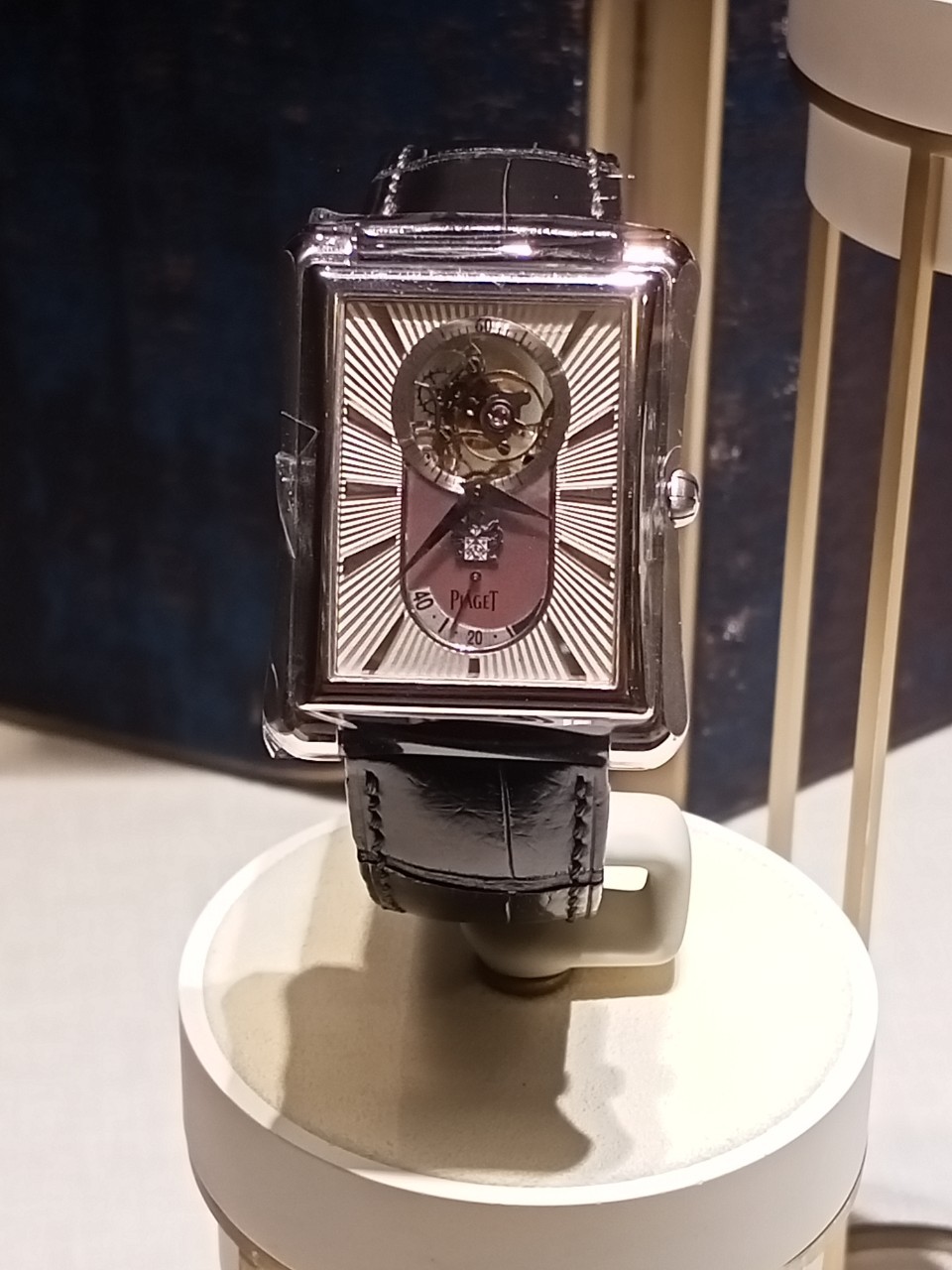 高雄名錶手錶精品名牌包包借款-590慶豐當舖提供高雄手錶借款,高雄名錶借款,左營手錶借款,左營名錶借款,前金名牌包包,新興手錶典當,楠梓手錶當降利息,鼓山手錶借款利息低,三民手錶借款推薦,前鎮名牌包包當舖推薦,小港手錶借款當舖,鳳山手錶借款,鳥松手錶借款,大社,仁武手錶借款額度,台南手錶借款,屏東鑽石借款等當舖,手錶借款借款需求,找高雄左營附近當舖29